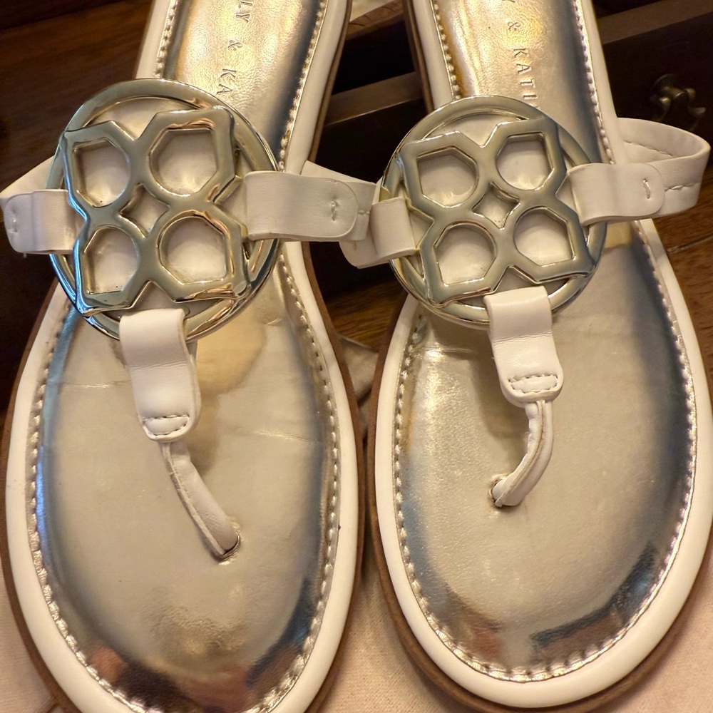 Kelly & Katie White Gold/Silver Sandals
